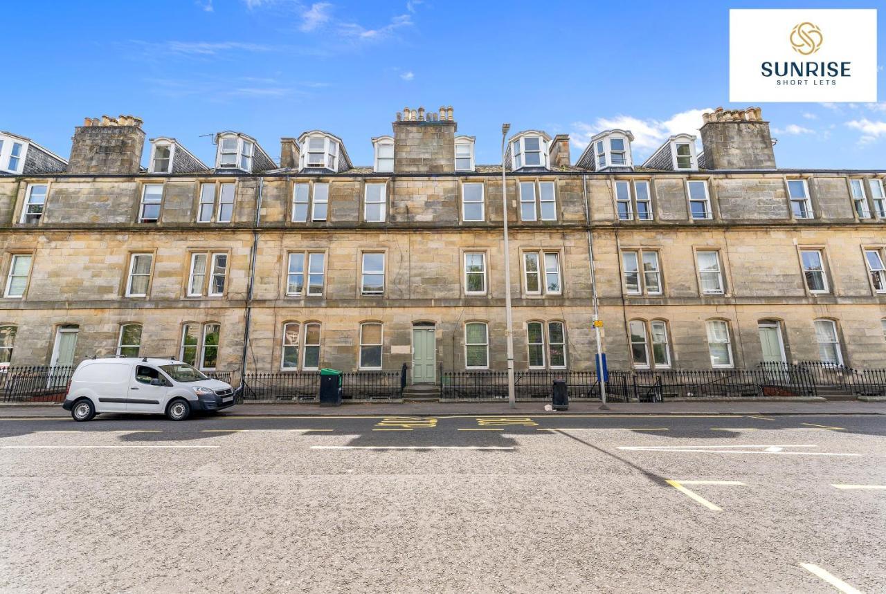 Riverside Duplex: Spacious Group Stay with City Views Dundee Exterior photo