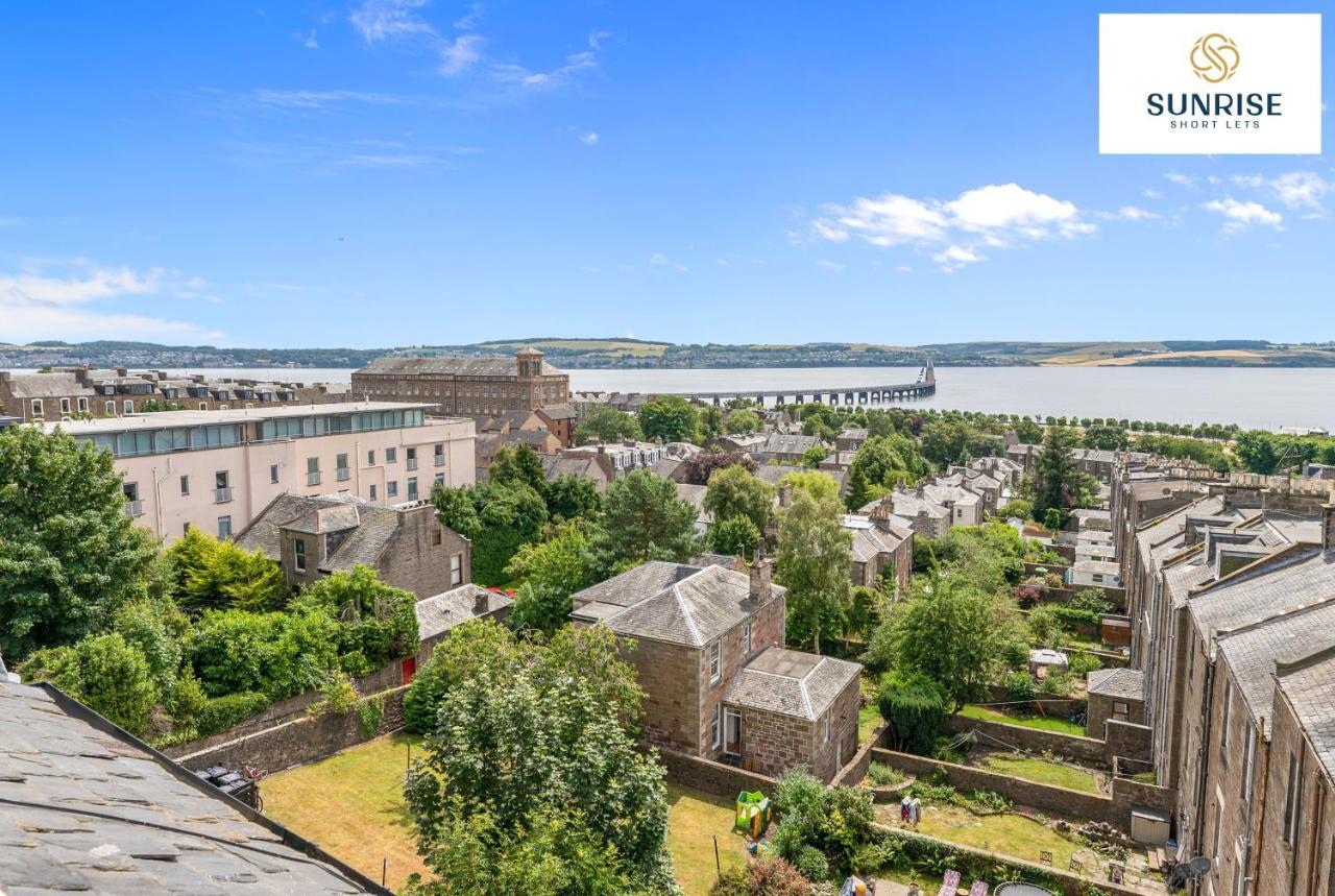 Riverside Duplex: Spacious Group Stay with City Views Dundee Exterior photo