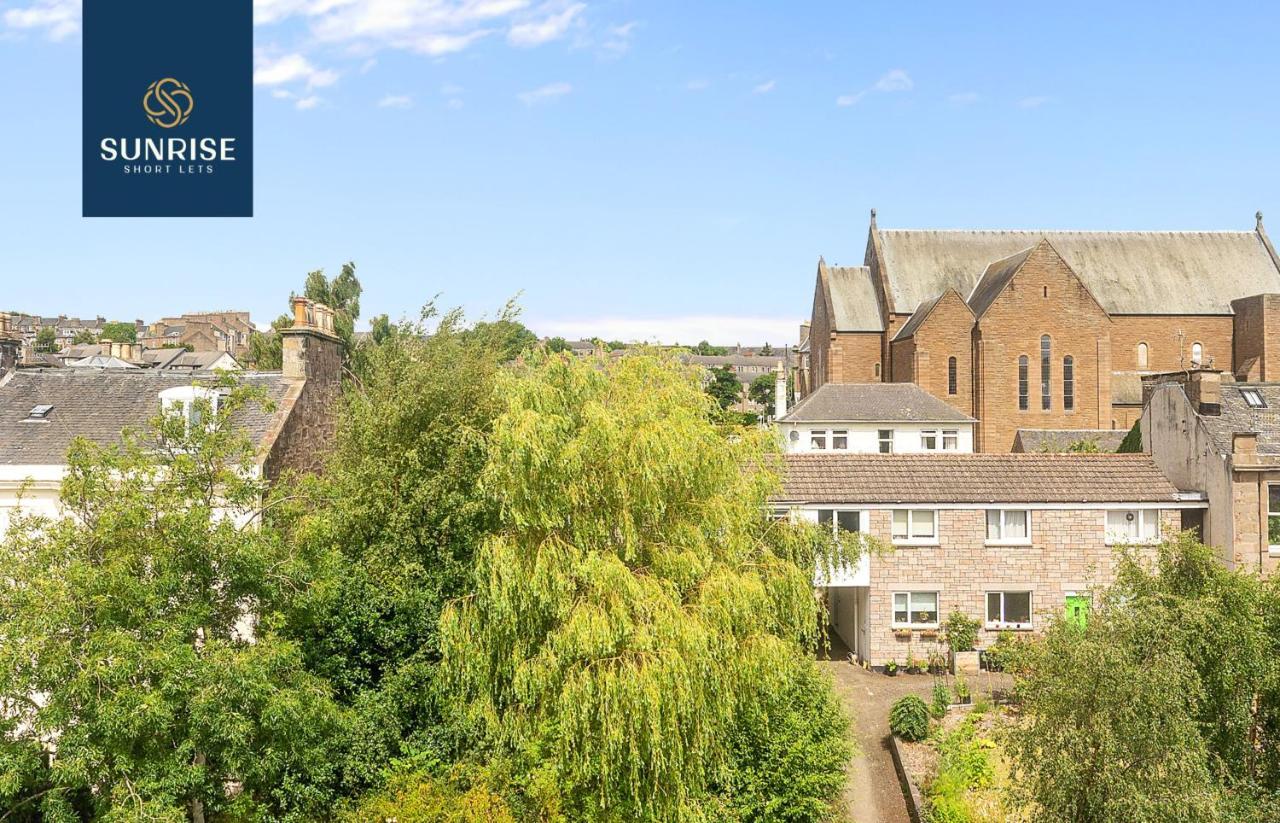 Riverside Duplex: Spacious Group Stay with City Views Dundee Exterior photo